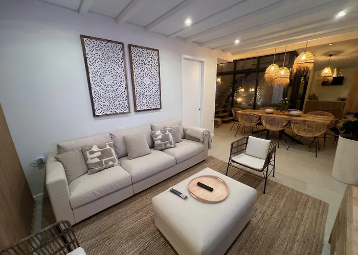 Villa Casinha Yellow - By The Sea *