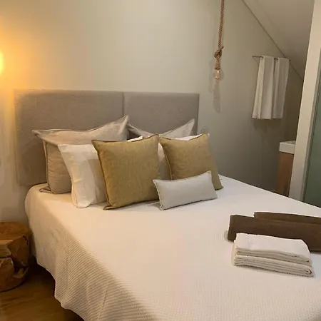 Villa Casinha Yellow - By The Sea *