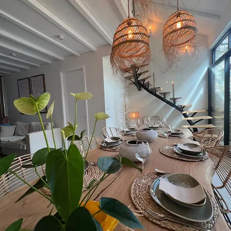 Villa Casinha Yellow - By The Sea *